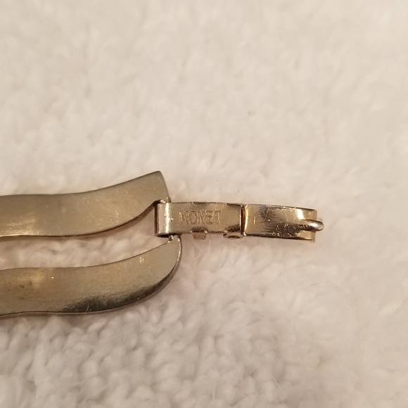 Vintage Monet Elegant Gold Wave Chocker Necklace - Picture 2 of 3